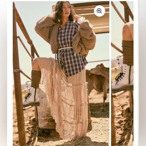 Promesa • Tiered Frill Lace Flowy Maxi Skirt